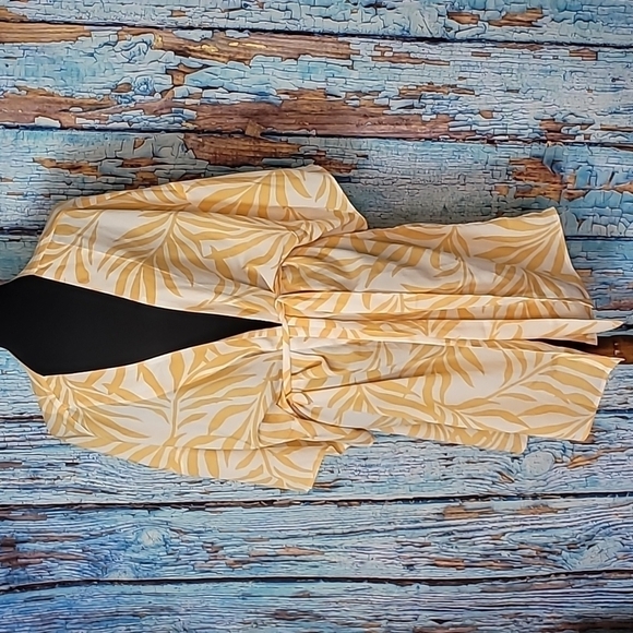 MADISON Du Soir Cover Up Robe - Picture 3 of 8